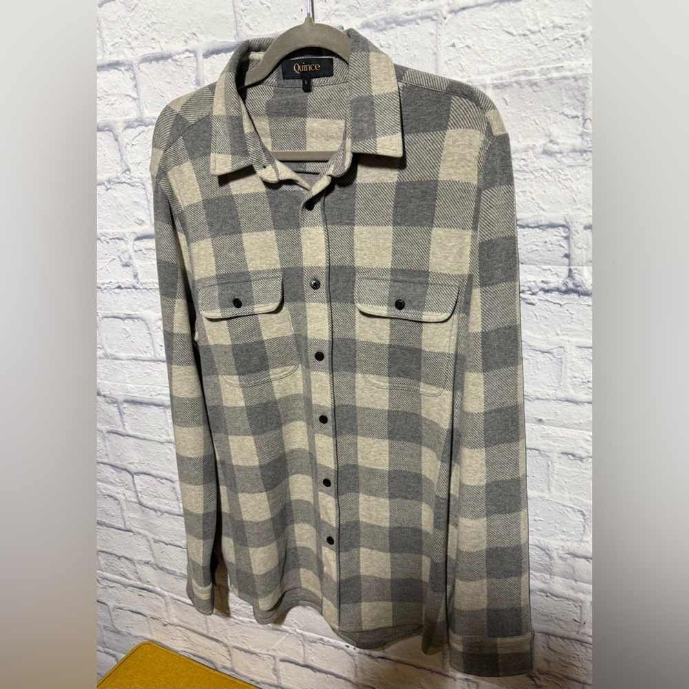 Women’s Quince The Stretch Sweater Fleece, Buffalo Plaid Shirt, Size Large - Picture 3 of 5